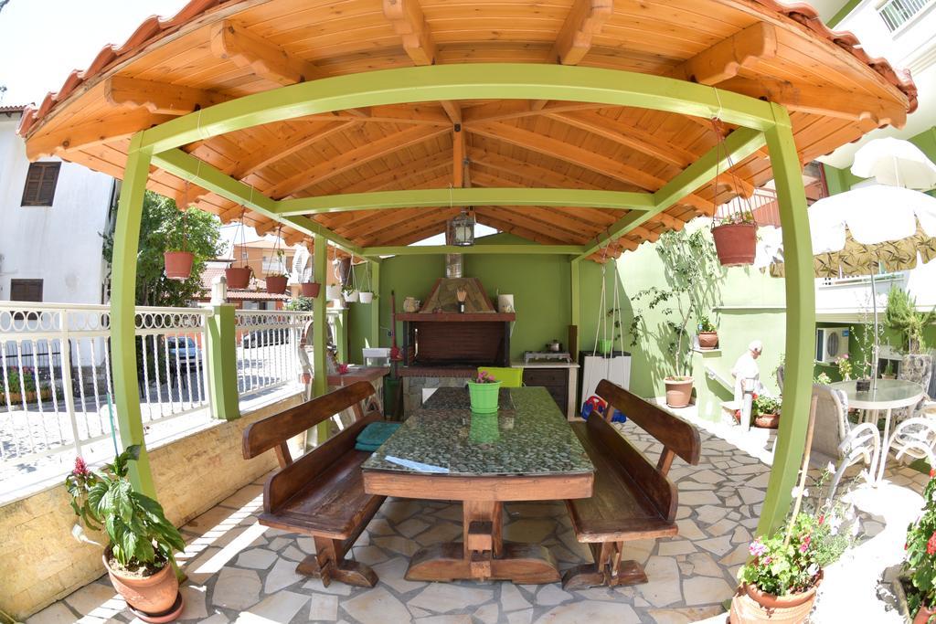 Phoenix Studios Sarti Exterior foto